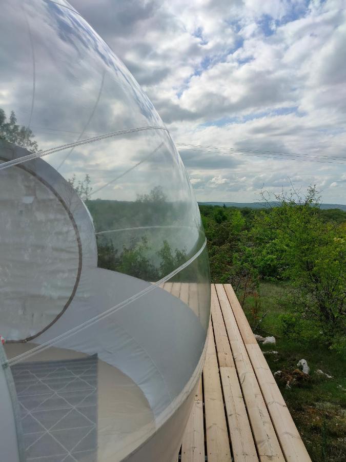 Cele Bulles Etoilees Hotel Brengues Exterior photo